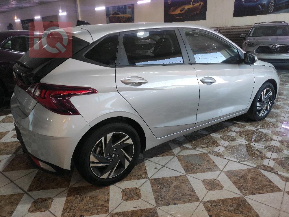 هیوندای i20